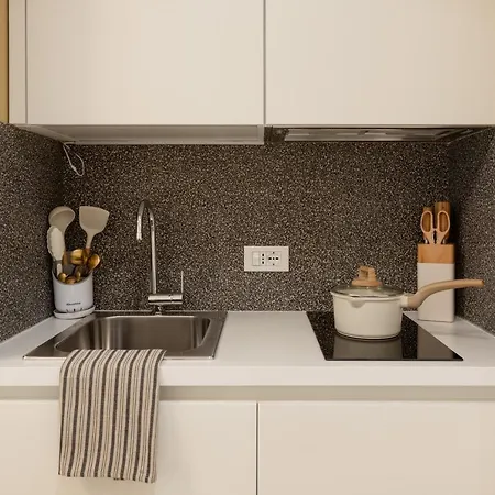 Timeless 2-bedrooms Flat Apartment Trieste