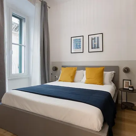 Timeless 2-bedrooms Flat * Trieste